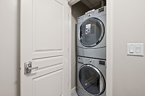 GLOBALSTAY. Modern Downtown Condos. Free parking