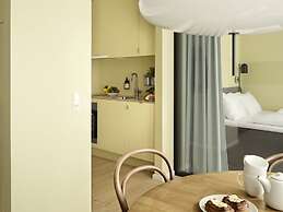 Apēron Apartment Hotel