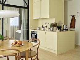 Apēron Apartment Hotel