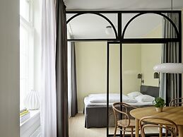 Apēron Apartment Hotel