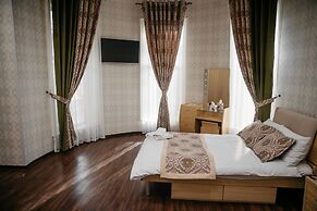 Shahlo Hotel