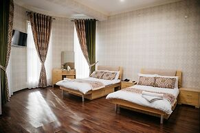 Shahlo Hotel