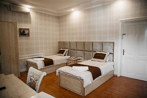 Shahlo Hotel