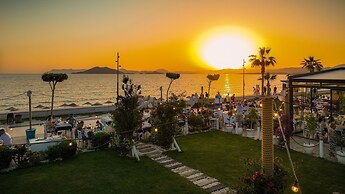 Uras Beach Hotel