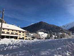 Hotel Ladina