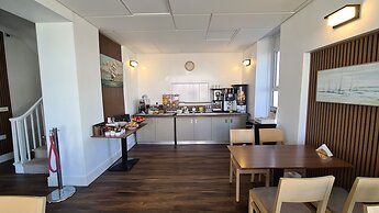 Torland Seafront Hotel