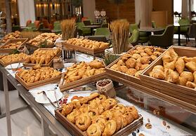 Grand Cosmopolitan Hotel