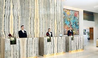 Grand Cosmopolitan Hotel