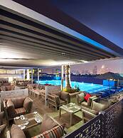 Grand Cosmopolitan Hotel