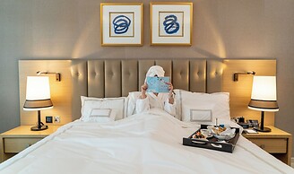 Grand Cosmopolitan Hotel