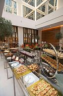 Grand Cosmopolitan Hotel