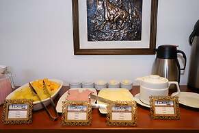 Capac Hotel II