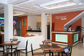Capac Hotel II