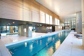 Stunning 2 Bedroom High Floor City View
