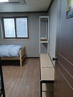 Ulsan Guesthouse by Sleeping Pong - Hostel