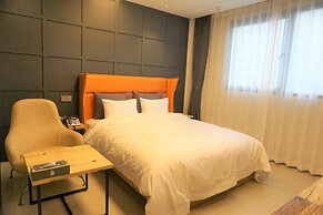 Yeoubi Hotel