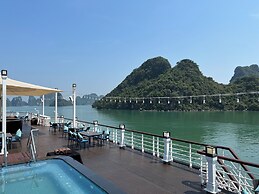 Paradise Grand Cruise