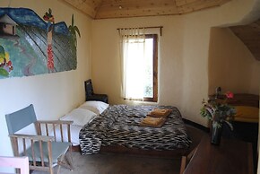 MamboViewPoint Eco Lodge