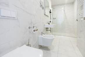 Brosse Garden Hotel
