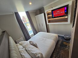 Double Bedroom Studio