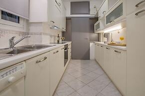Cozy Apartment in Syntagma - Plaka by GHH