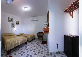 Hostal Loraine TRINIDAD
