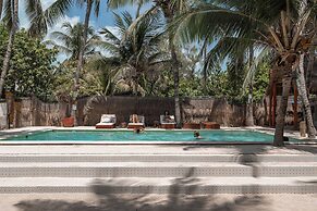 Nílu Isla Mujeres by Selina