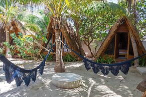 Nílu Isla Mujeres by Selina