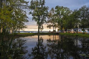 Great Blue Resorts - Cherry Beach Resort