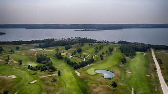 Bellmere Winds Golf Resort