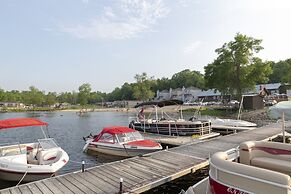 Great Blue Resorts - McCreary's Beach