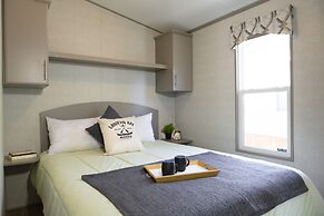 Great Blue Resorts - Lantern Bay Resort