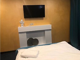 Simple Rooms