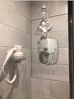 Simple Rooms