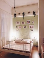 Mia's Rooms