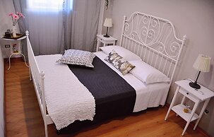 Mia's Rooms