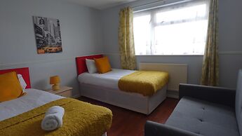 Chelsea House - Huku Kwetu