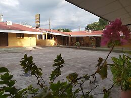 Mados Hotel Tamarindo