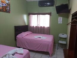Mados Hotel Tamarindo
