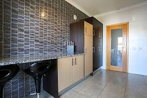 3-bedroom Apartment With Pool, Gym & Jacuzzi
