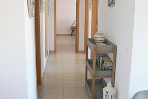 3-bedroom Apartment With Pool, Gym & Jacuzzi