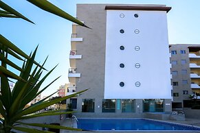 3-bedroom Apartment With Pool, Gym & Jacuzzi