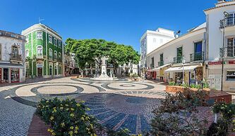 3-bedroom Apartment With Pool, Gym & Jacuzzi