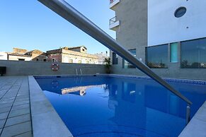 3-bedroom Apartment With Pool, Gym & Jacuzzi