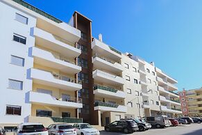 3-bedroom Apartment With Pool, Gym & Jacuzzi