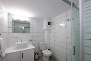 Anonymous - 2BR - 2Floors - Central