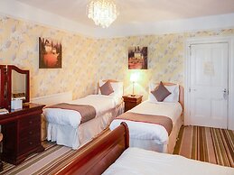 OYO Lamphey Hall