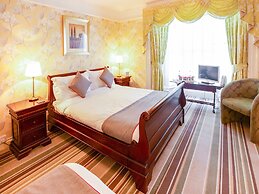 OYO Lamphey Hall