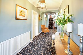 OYO Lamphey Hall