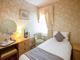 OYO Lamphey Hall